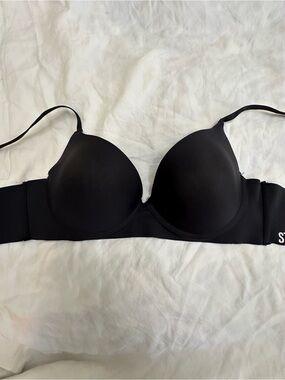 Steve Madden Underwire T-Shirt Bra Women 38C Black Like New Logo Wing Microfiber